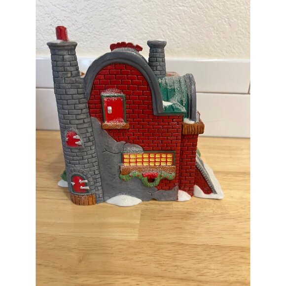 Department 56 North Pole Series "Loading The Sleigh" Loading Dock - Lights Work - Picture 3 of 7